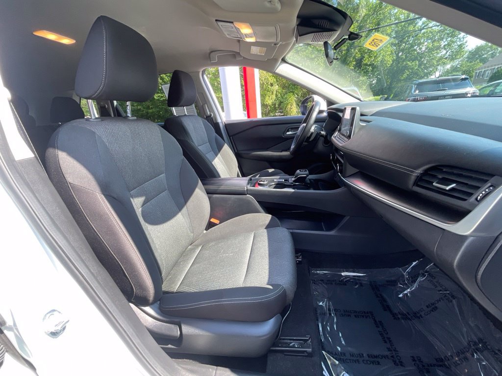 Certified 2025 Nissan Rogue SV AWD/4WD image 18