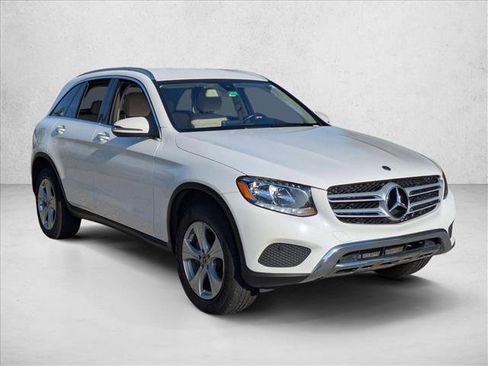 Used 2018 Mercedes-Benz GLC 300 image 3