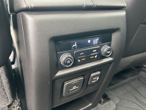 Used 2022 Chevrolet Traverse Premier w/ Redline Edition image 36