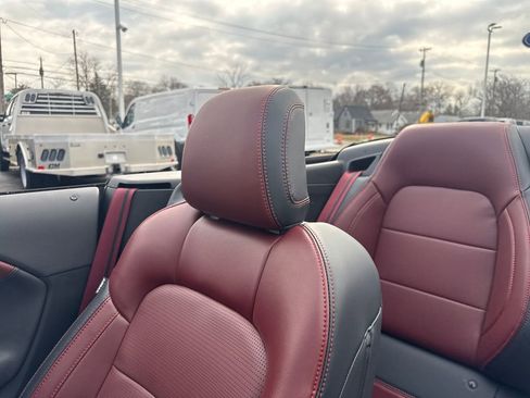 Used 2025 Ford Mustang Premium image 34