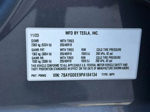 Used 2023 Tesla Model Y Long Range AWD/4WD image 30