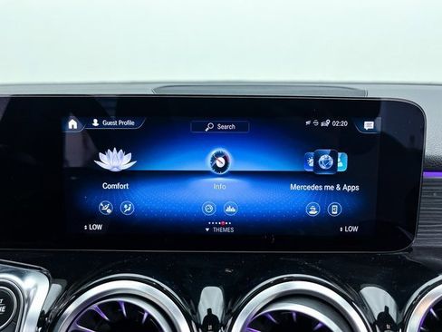 Used 2023 Mercedes-Benz GLB 250 4MATIC image 7