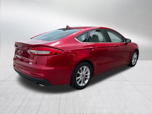 Used 2020 Ford Fusion SE FWD image 4