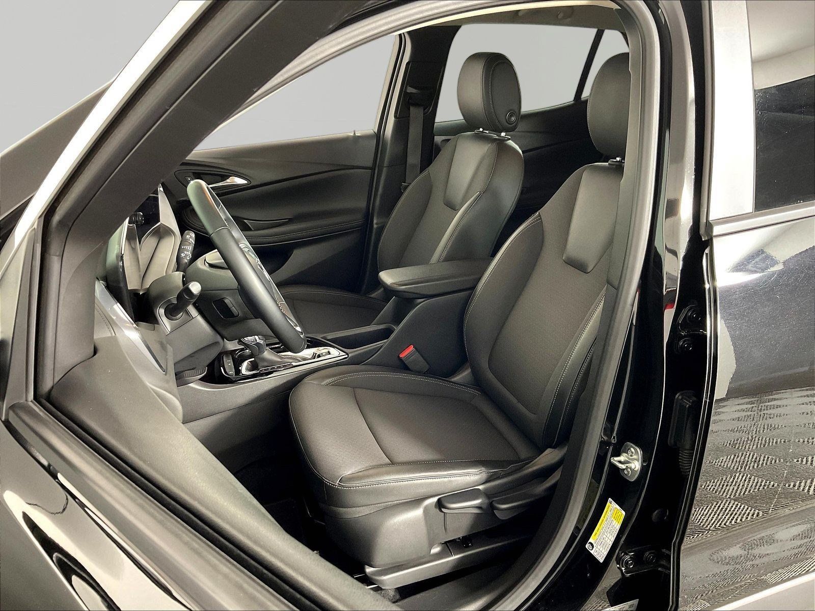 Used 2025 Buick Encore GX Preferred FWD image 21