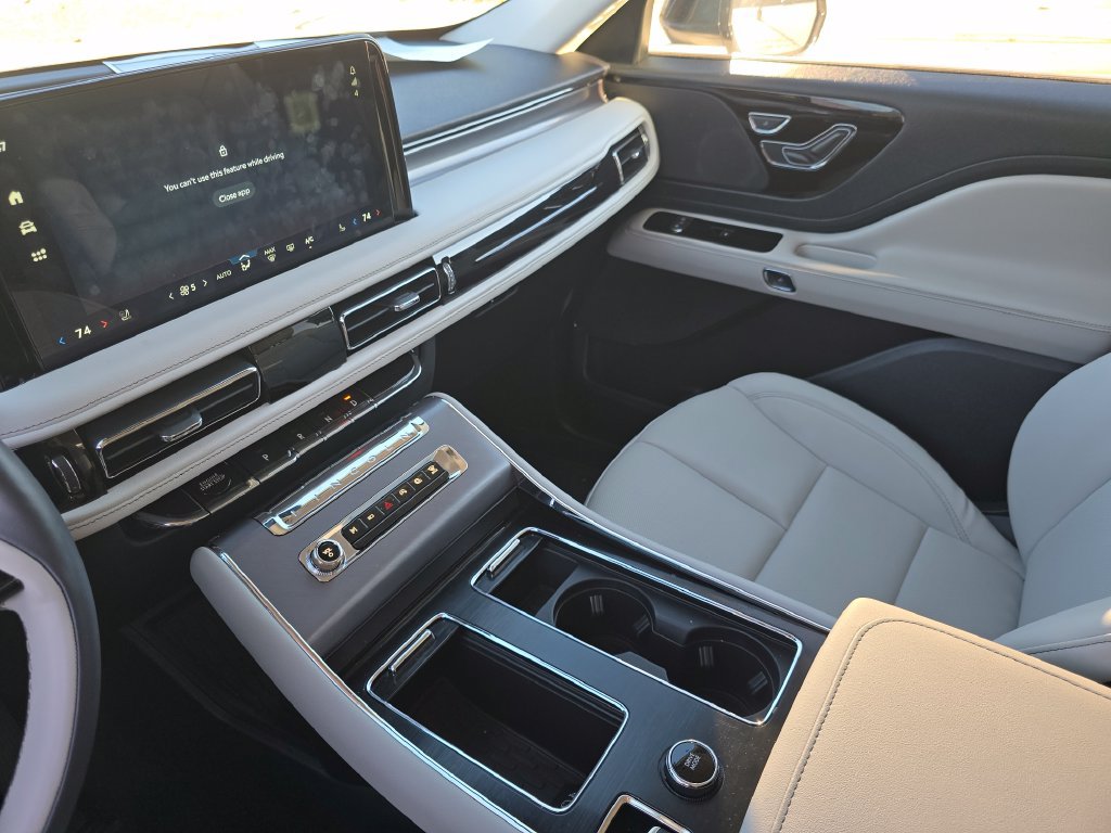 Used 2026 Lincoln Aviator AWD image 29