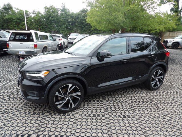 Used 2020 Volvo XC40 T5 R-Design AWD/4WD image 3