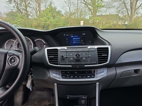 Used 2013 Honda Accord LX image 8