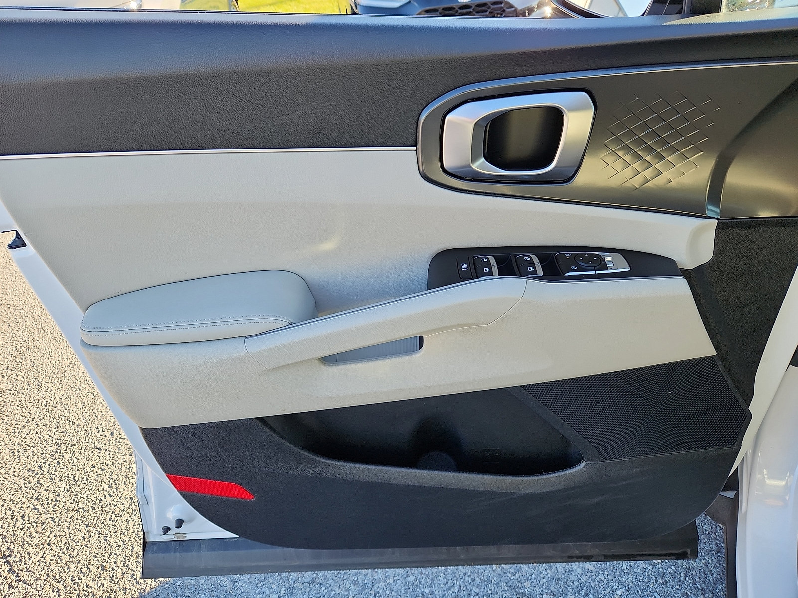 Certified 2025 Kia Sorento S w/ Panoramic Sunroof Package AWD/4WD image 12