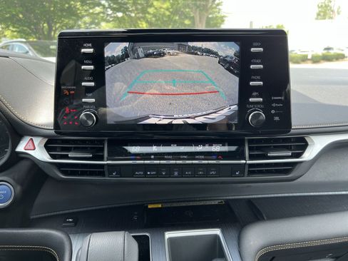 Used 2022 Toyota Sienna XLE Woodland Edition AWD/4WD image 19