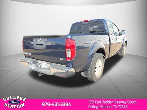 Used 2019 Nissan Frontier SV image 3