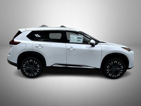 New 2026 Nissan Rogue Platinum image 4