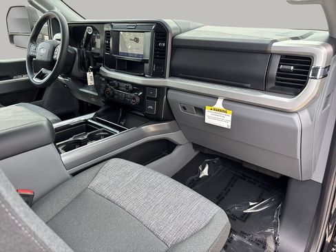 Used 2025 Ford F350 XLT w/ FX4 Off-Road Package image 11