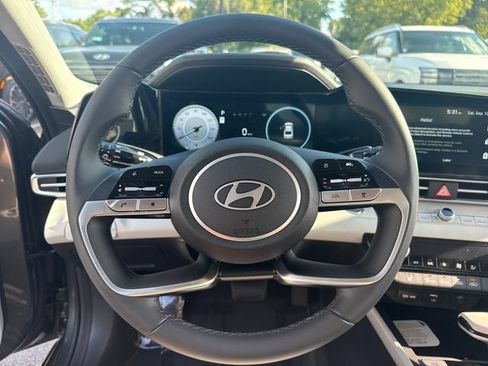 New 2026 Hyundai Elantra Limited FWD image 16