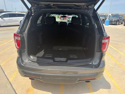 Used 2018 Ford Explorer XLT w/ Equipment Group 202A AWD/4WD image 25