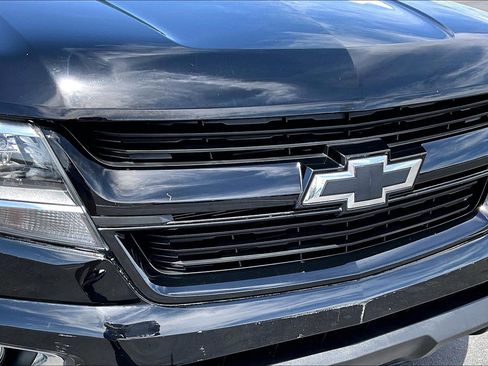 Used 2017 Chevrolet Colorado Z71 w/ Z71 Midnight Edition AWD/4WD image 30