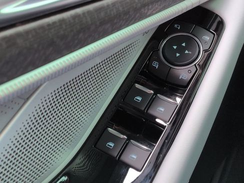 Used 2026 Ford Explorer Platinum w/ LUX Leather Package image 23