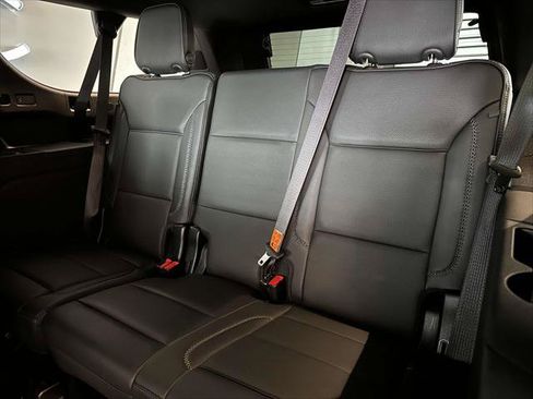 Used 2023 GMC Yukon XL Denali AWD/4WD image 12