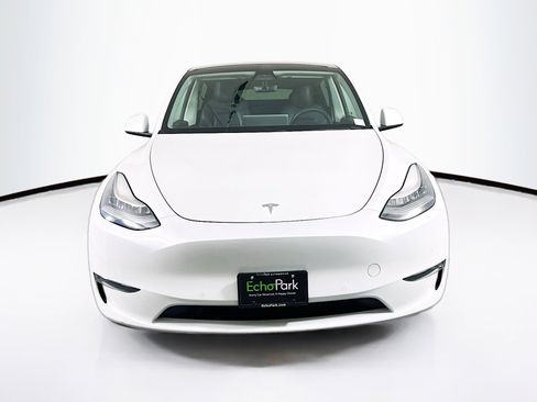 Used 2020 Tesla Model Y Long Range image 2