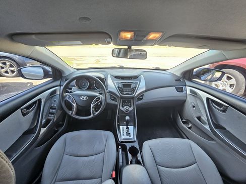 Used 2013 Hyundai Elantra GLS w/ Preferred Pkg image 12
