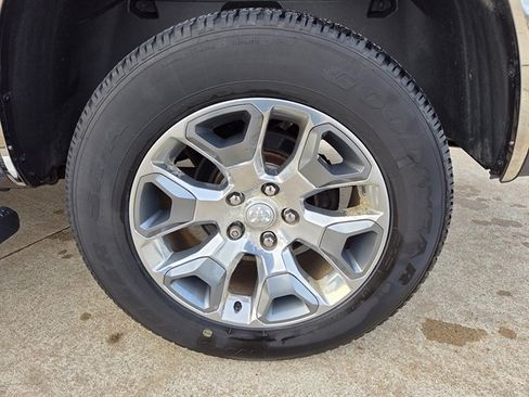 Used 2018 RAM 1500 Limited image 11