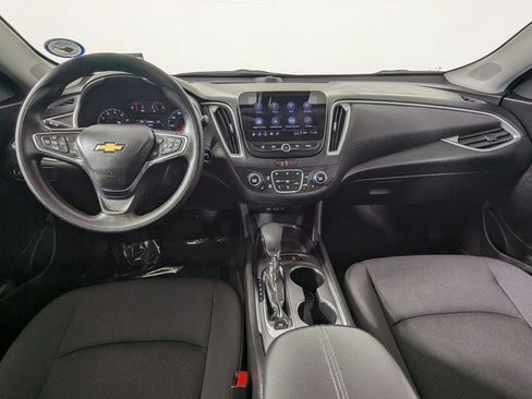 Used 2025 Chevrolet Malibu LT FWD image 16