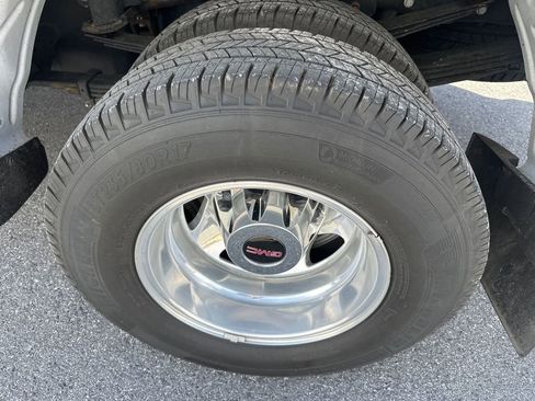 Used 2022 GMC Sierra 3500 Denali w/ Denali Ultimate Package image 10