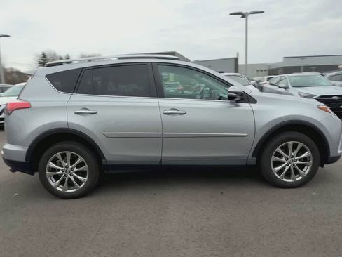 Used 2016 Toyota RAV4 Limited image 9