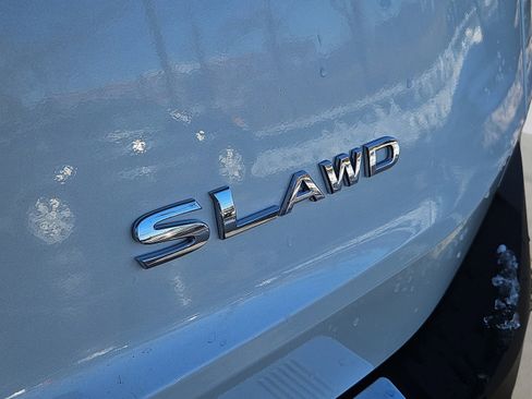 Used 2023 Nissan Rogue SL w/ SL Premium Package image 5