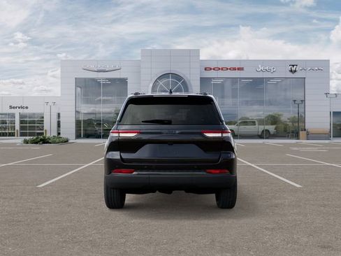 New 2025 Jeep Grand Cherokee Altitude image 7