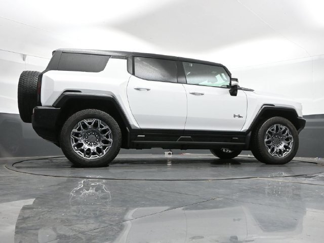 Used 2025 GMC Hummer EV 3X w/ LPO, Cargo Utility Package AWD/4WD image 37