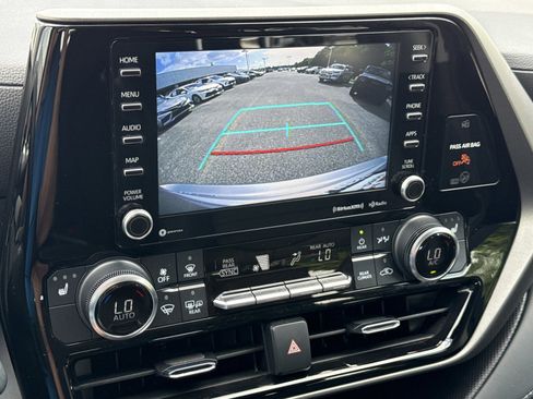 Used 2022 Toyota Highlander XLE image 27