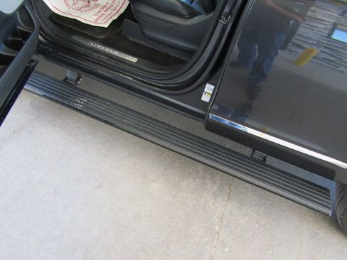 Used 2023 Lincoln Navigator Reserve AWD/4WD image 19