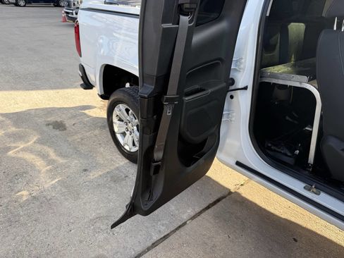 Used 2022 Chevrolet Colorado LT w/ Fleet Safety Package RWD image 18