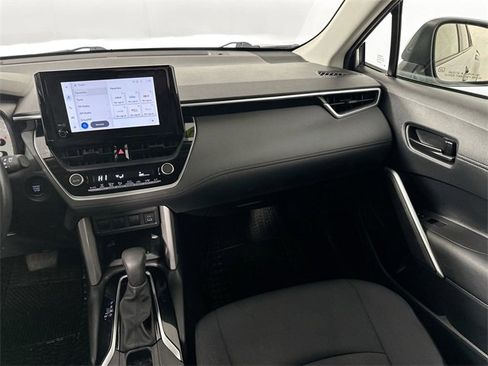 Used 2024 Toyota Corolla Cross LE image 24
