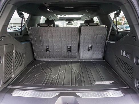 New 2026 Chevrolet Suburban Premier w/ Sun And Tow Package AWD/4WD image 24