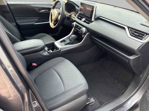 Used 2024 Toyota RAV4 XLE image 9