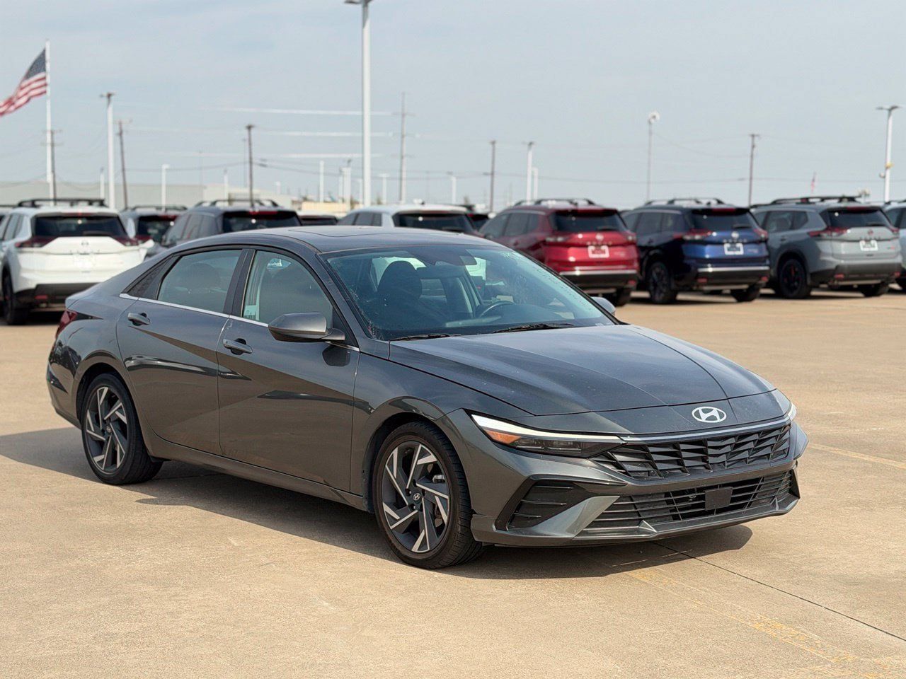 Used 2025 Hyundai Elantra SEL FWD image 1