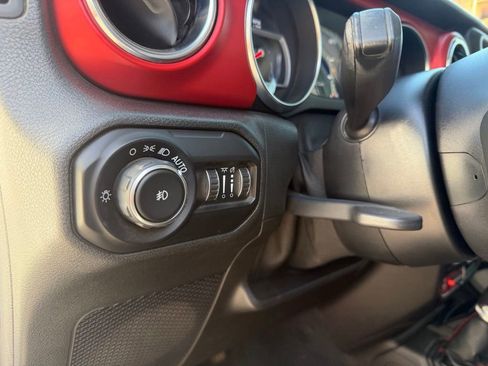 Used 2021 Jeep Wrangler Unlimited Rubicon AWD/4WD image 21