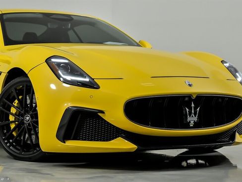 Used 2024 Maserati GranTurismo Trofeo AWD/4WD image 2
