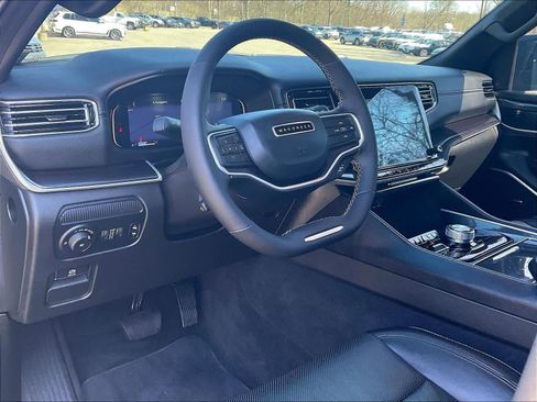 Used 2024 Jeep Wagoneer 4WD image 8