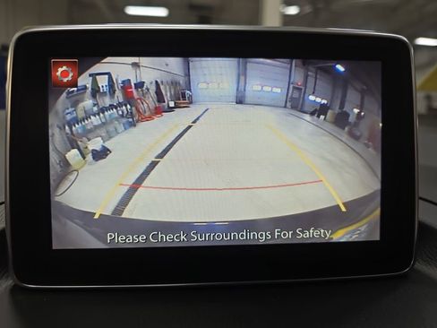 Used 2015 MAZDA MAZDA3 i Touring w/ Technology Package image 26