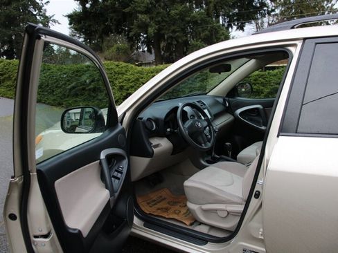 Used 2007 Toyota RAV4 4WD image 5