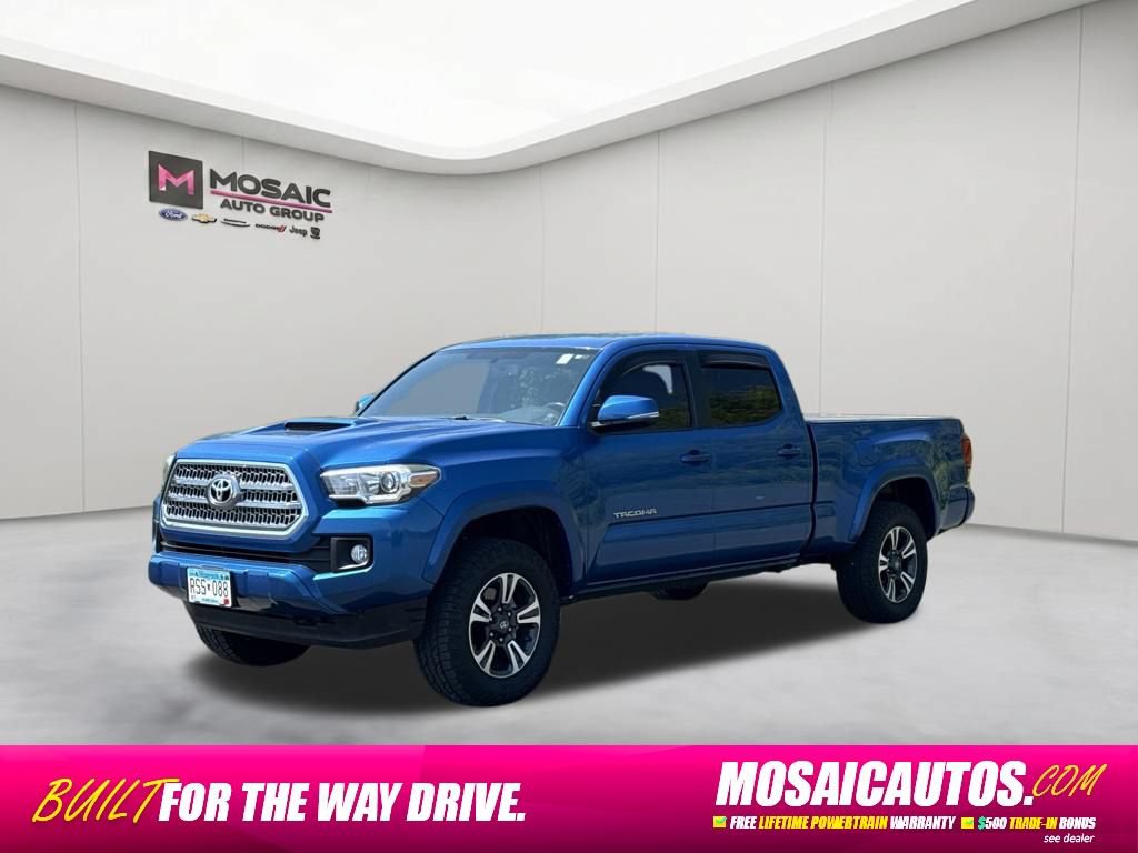 Used 2017 Toyota Tacoma TRD Sport w/ Tow Package RWD image 3