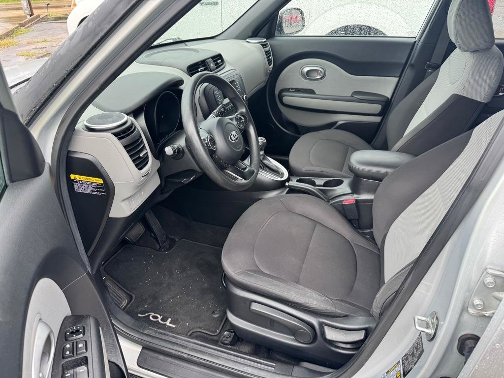 Used 2015 Kia Soul FWD image 9