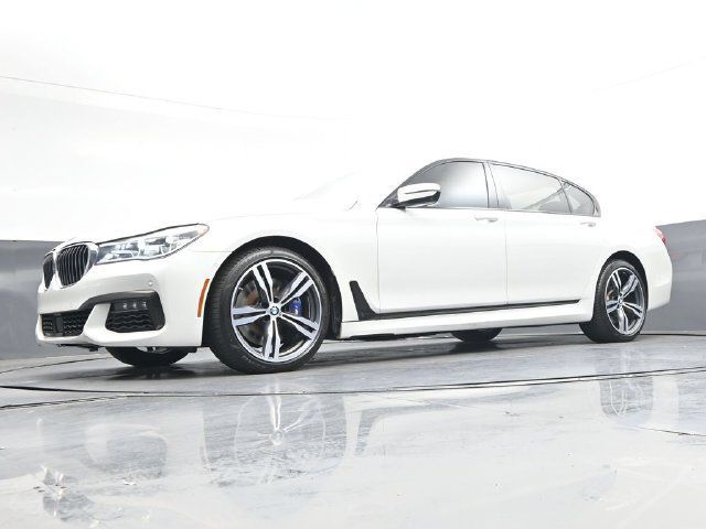 Used 2019 BMW 750i xDrive w/ Executive Package AWD/4WD image 38