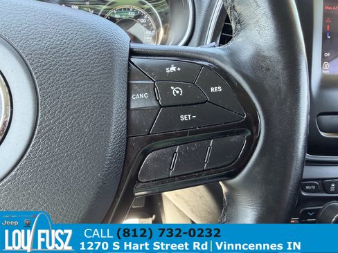 Used 2021 Jeep Cherokee Latitude Plus FWD image 17