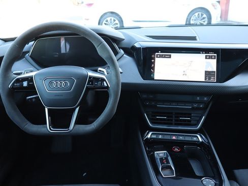 Used 2023 Audi e-tron GT Premium Plus image 13