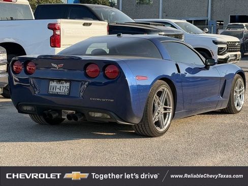 Used 2005 Chevrolet Corvette Coupe w/ Preferred Equipment Group RWD image 4