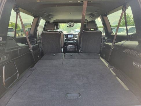 Used 2024 Jeep Wagoneer L Series II w/ Flexible Seating Group RWD image 5