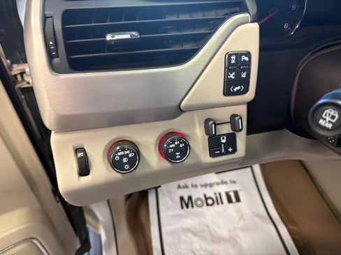 Used 2015 GMC Yukon Denali AWD/4WD image 16